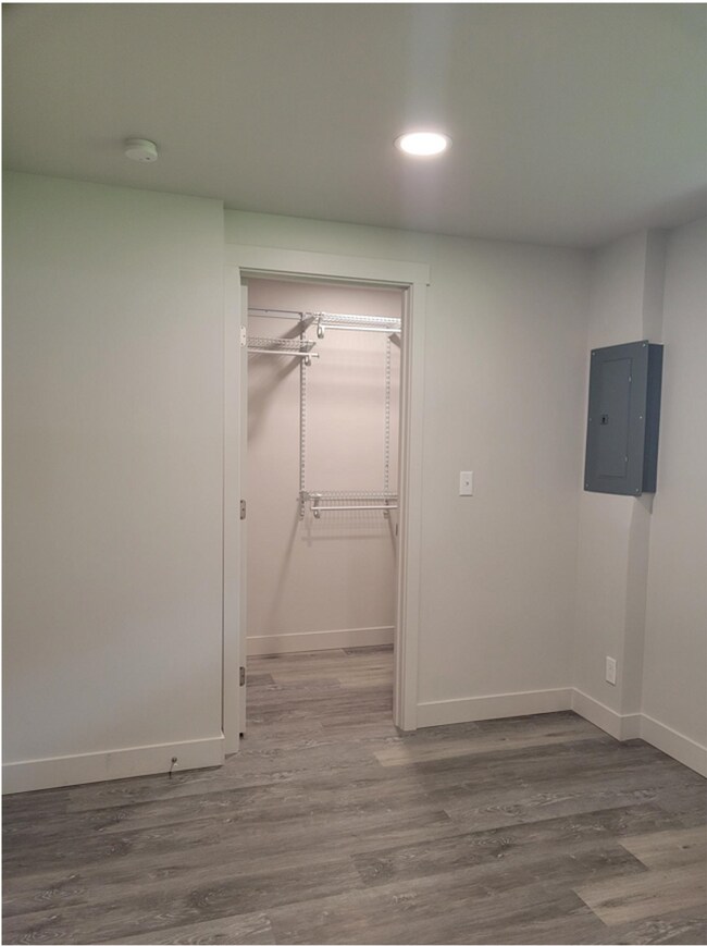 Building Photo - NEWLY REMODELED CORNER LOT IN RENTON