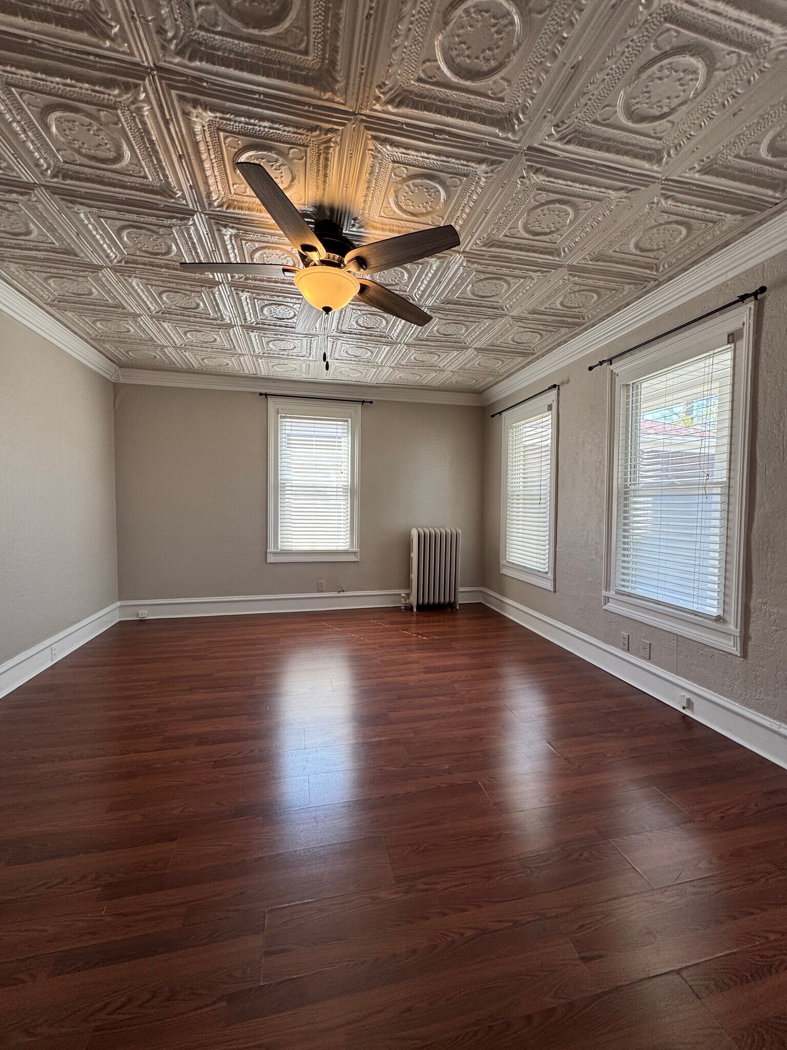 Building Photo - 1402 S State St