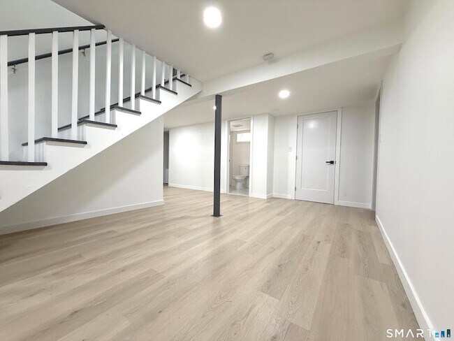 Building Photo - 275 Dayton Rd