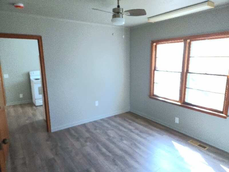 Building Photo - 1305 Edna Pl