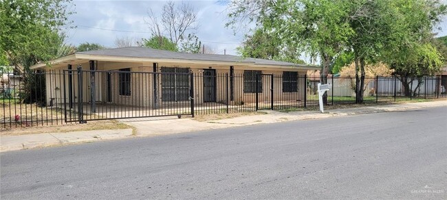 Primary Photo - 2730 Ivy Ave