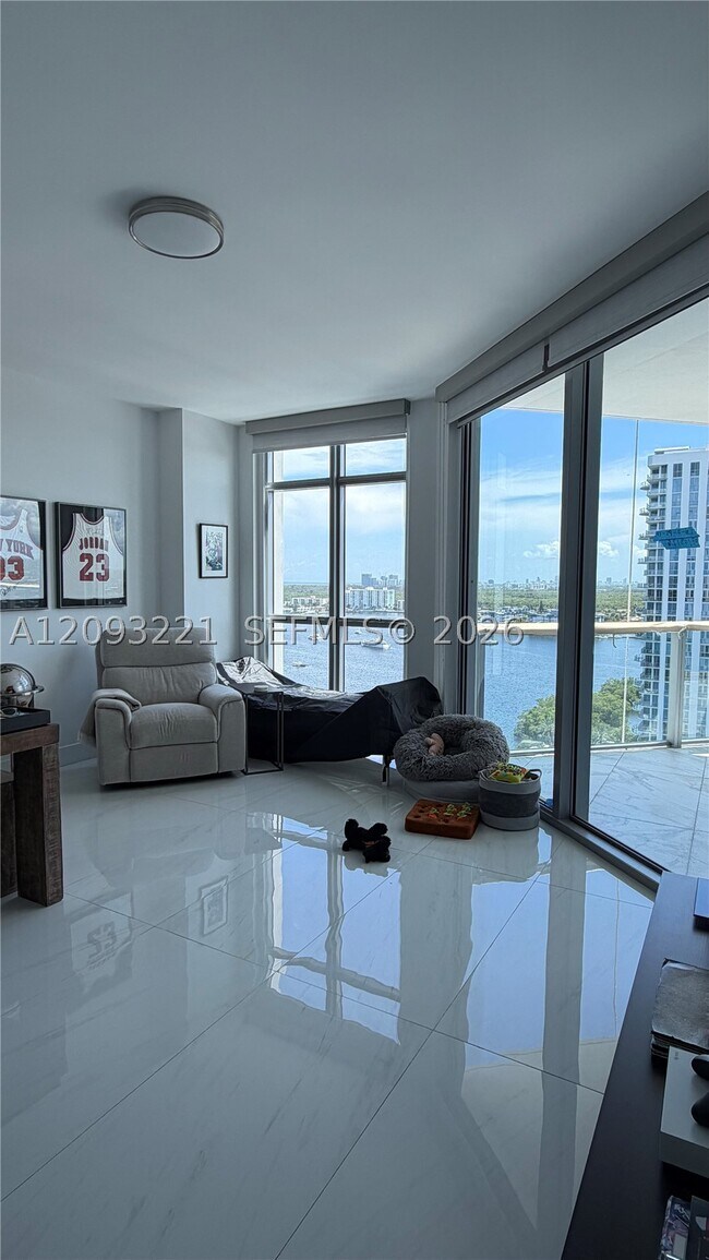 Building Photo - 17301 Biscayne Blvd