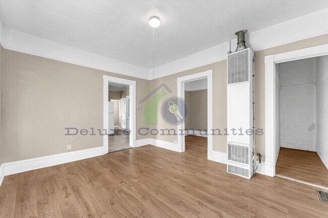 Building Photo - 934 Hovey St SW