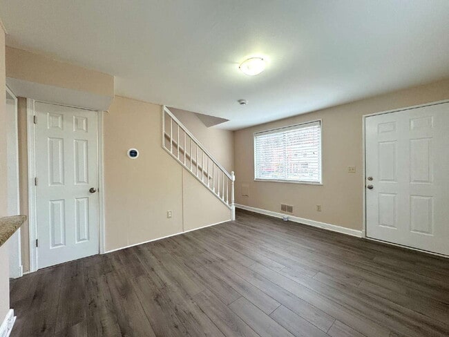 Building Photo - 5612 7th Rd S