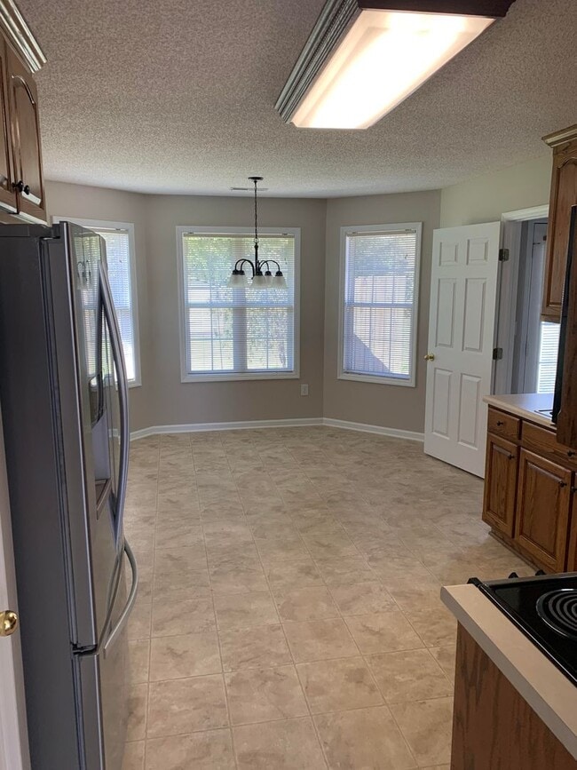 Building Photo - Nice Rancher in Toney