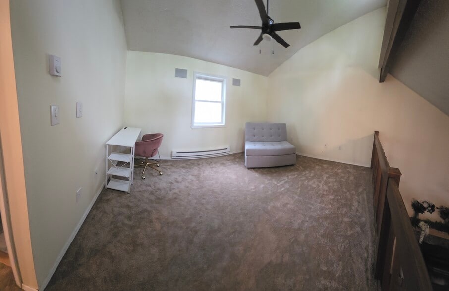 Building Photo - 2114 Lakeview Rd