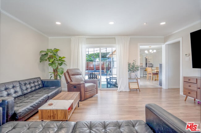 Building Photo - 14509 Ermita Ave