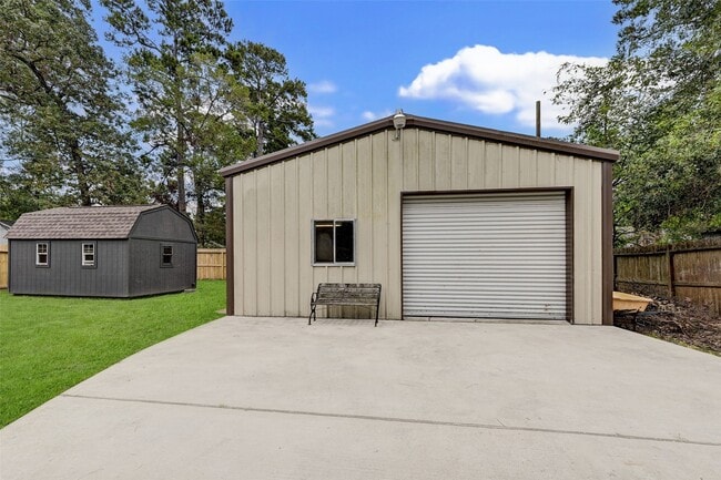 Building Photo - 1703 N Roberson St