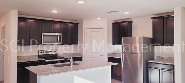 Building Photo - 1543 E Inouye Dr