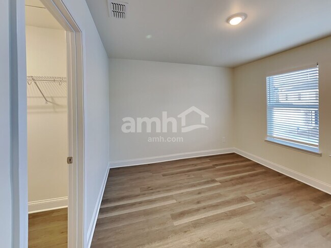 Building Photo - 3535 Shane Hill Rd SW