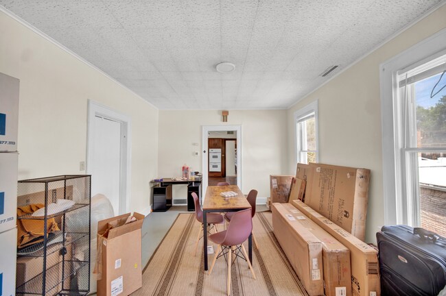 Building Photo - 919 Foster St