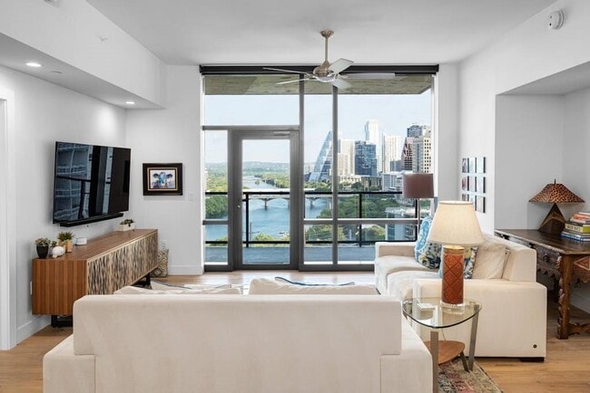 Building Photo - 70 Rainey St