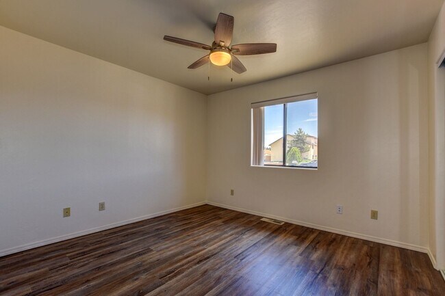 Building Photo - Three bedroom, two bath, two car garage in...