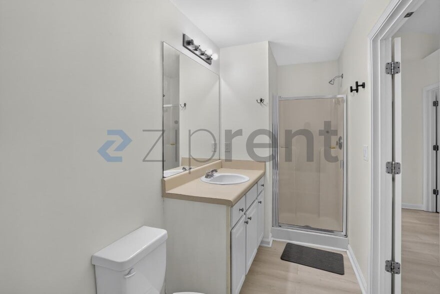 Building Photo - Unit