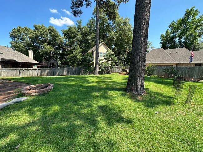 Building Photo - Haughton Home, Updated With Over 2,100 Squ...