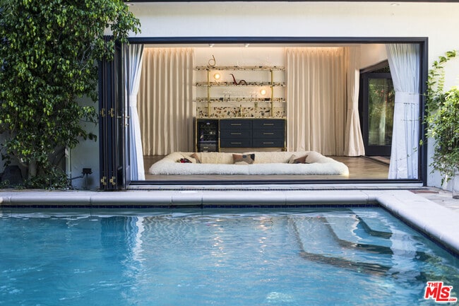 Building Photo - 1041 Orlando Ave