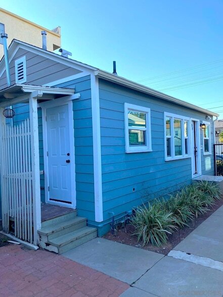 Building Photo - 1214 Robinson Ave