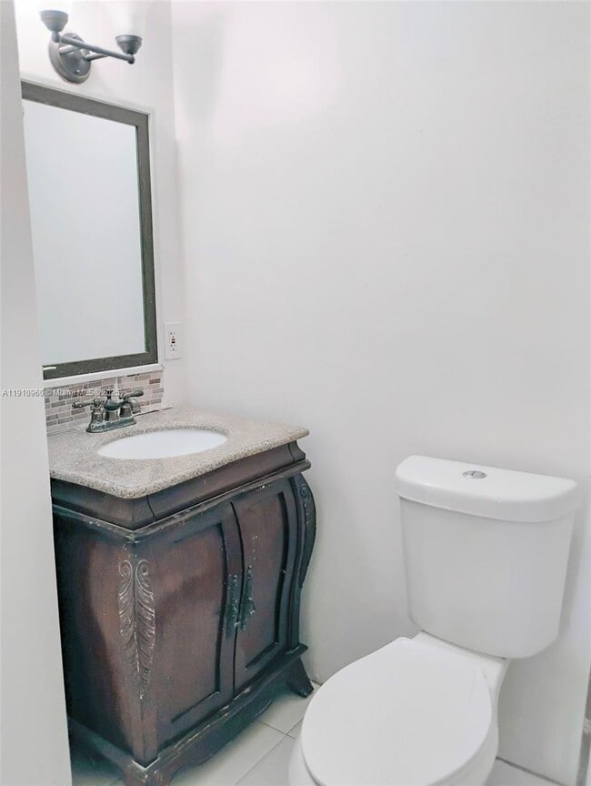 Building Photo - 20615 NE 9th Ct