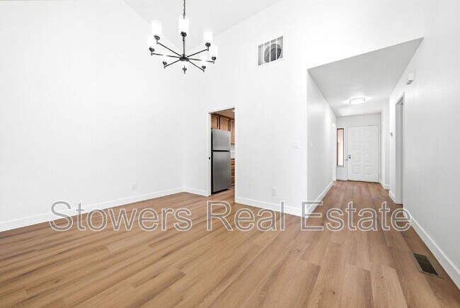 Building Photo - 2033 Raphael Ct