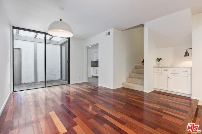 Building Photo - 1013 21st St