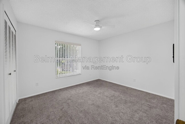 Building Photo - 102 Edgewater Cir