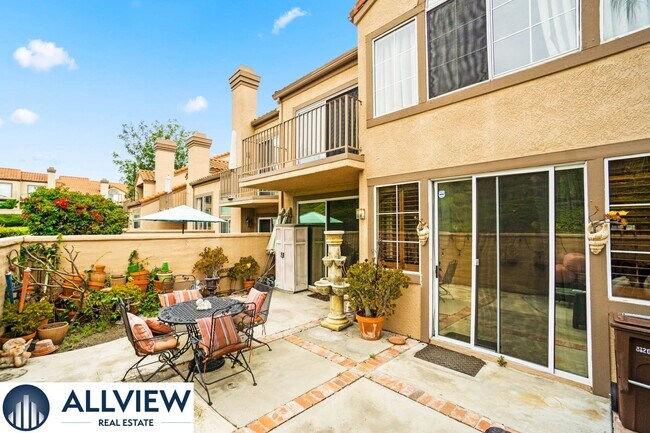 Building Photo - Fully Furnished Townhome with Attached Garage in Aliso Viejo!