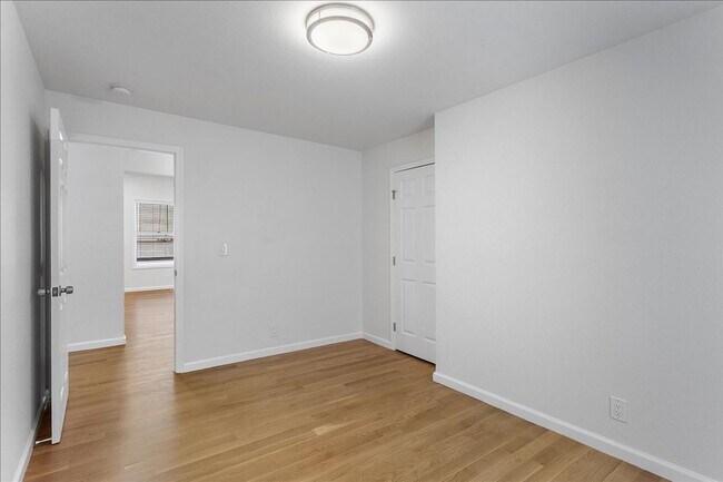 Building Photo - 2026 San Antonio Ave