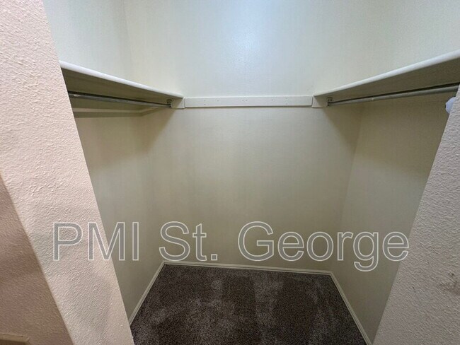 Building Photo - 3059 Bayberry Cir