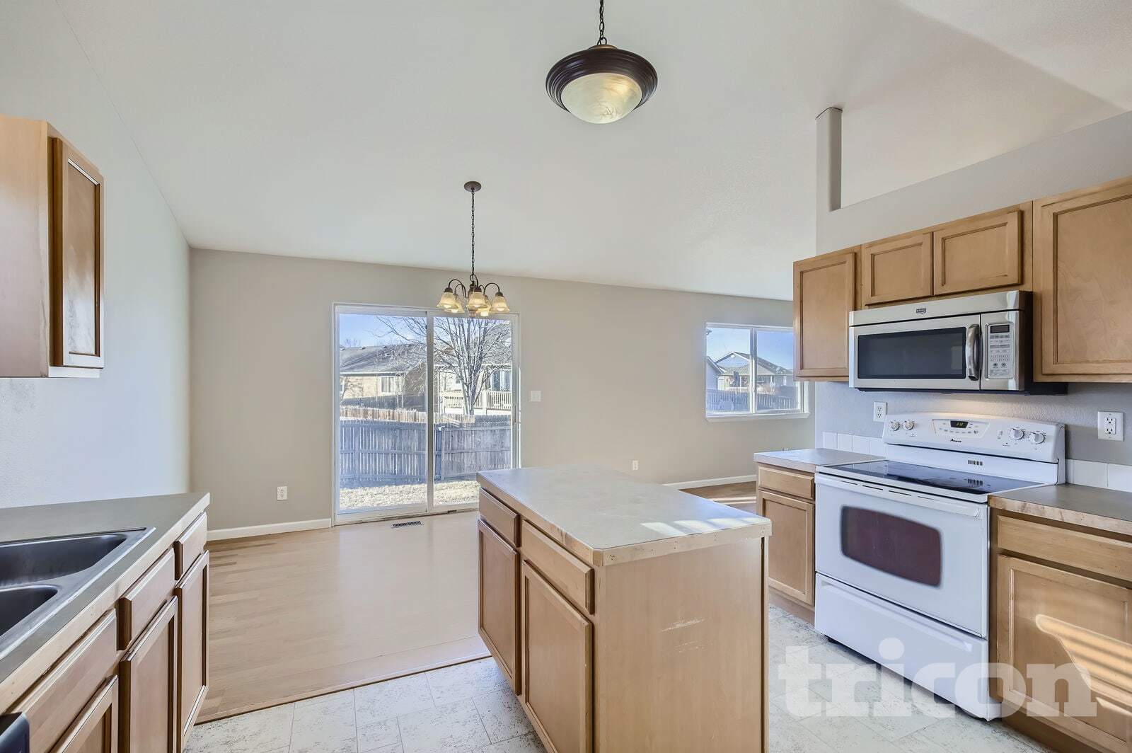 Building Photo - 1711 86th Ave