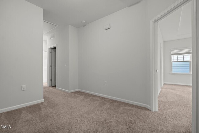 Building Photo - 229 Daisy Grove Ln