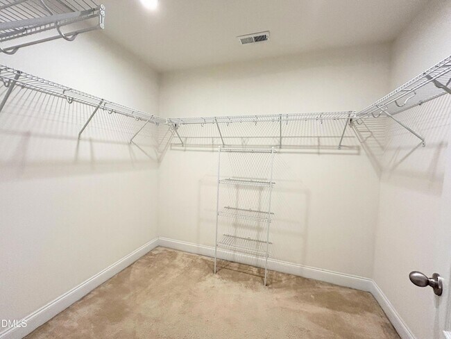 Building Photo - 735 Lampwick Ln