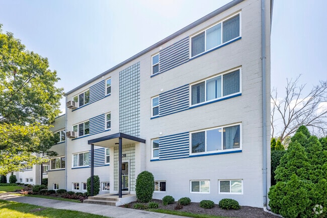 Building Photo - Greenbelt Properties