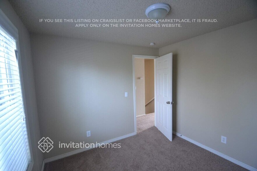 Building Photo - 931 S 240th Pl