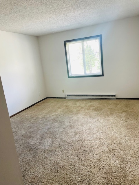 1 Bdrm with Den & Fireplace - Mardelle Apartments