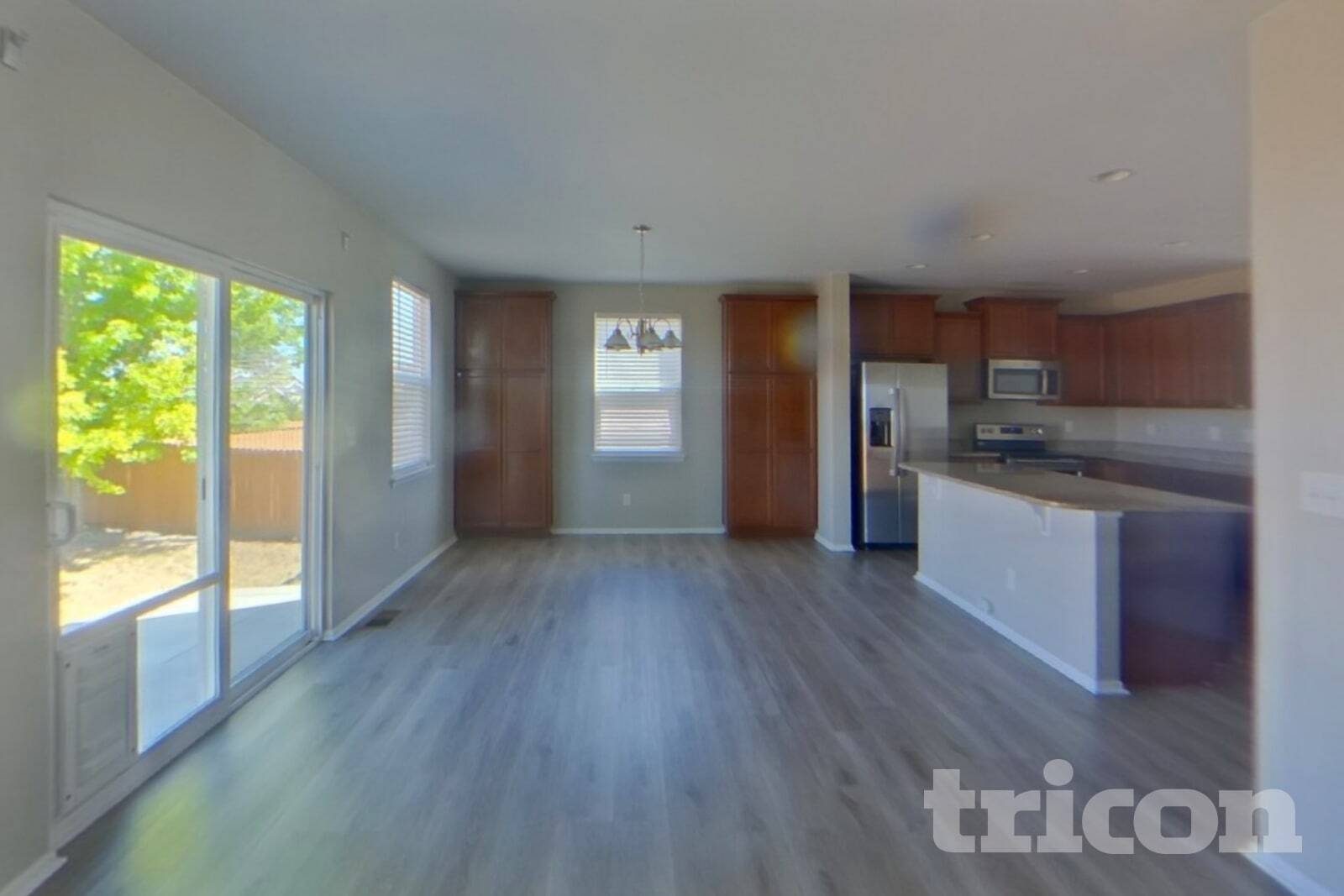 Building Photo - 647 Clarendon Dr