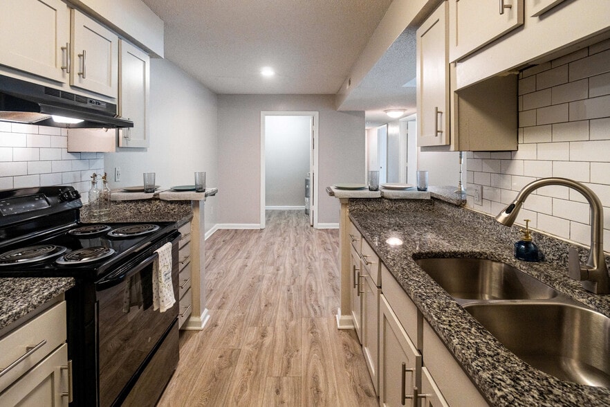 Primary Photo - Riverstone Apartments