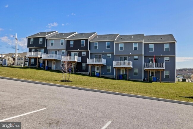 Building Photo - 778 Bassett Dr