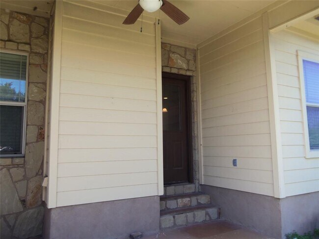 Building Photo - 10611 Lake Beach Dr