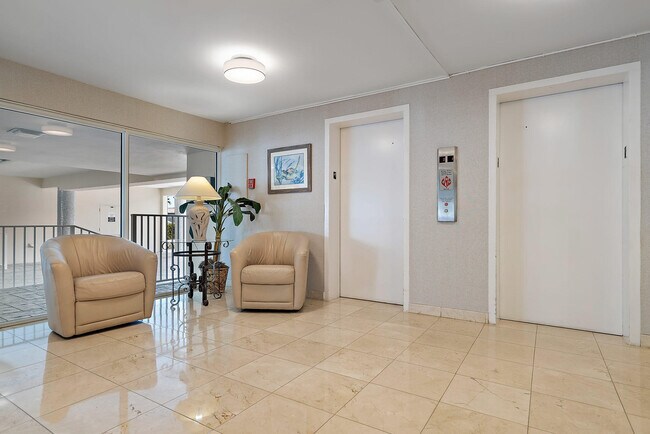 Building Photo - 630 Ocean Dr