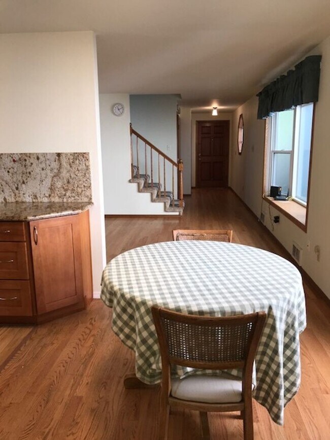 Building Photo - 1151804