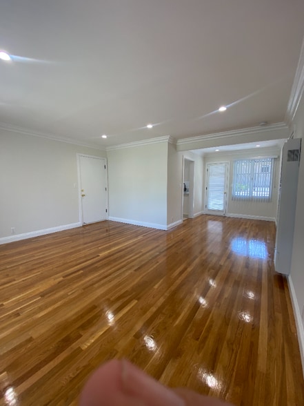 Building Photo - 1750 Grevelia St