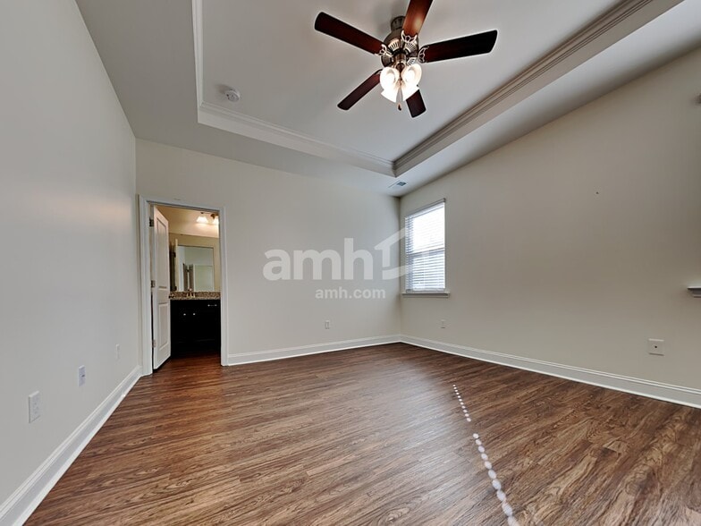 Building Photo - 118 Thatchet Dr