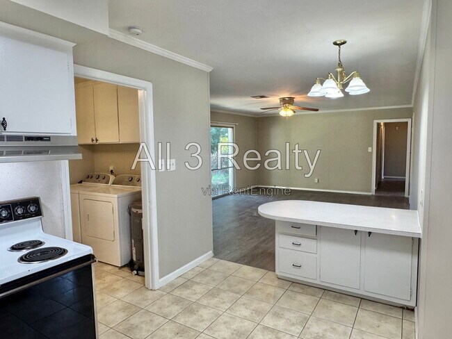 Building Photo - 176 Scenic Dr