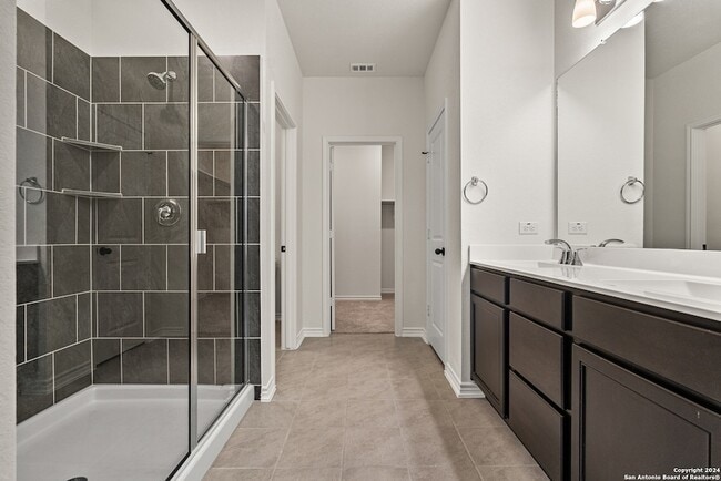 Building Photo - 246 W Flowing River Dr