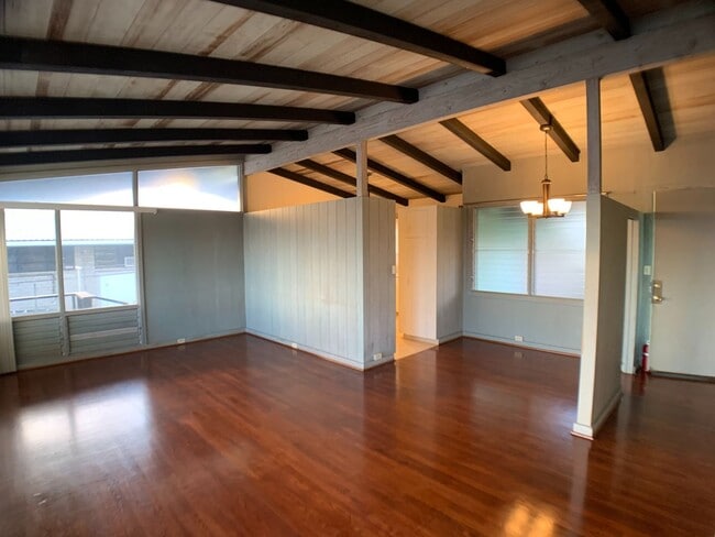 Building Photo - Moanalua Gardens (Honolulu) - Great Location - 3 bedroom home