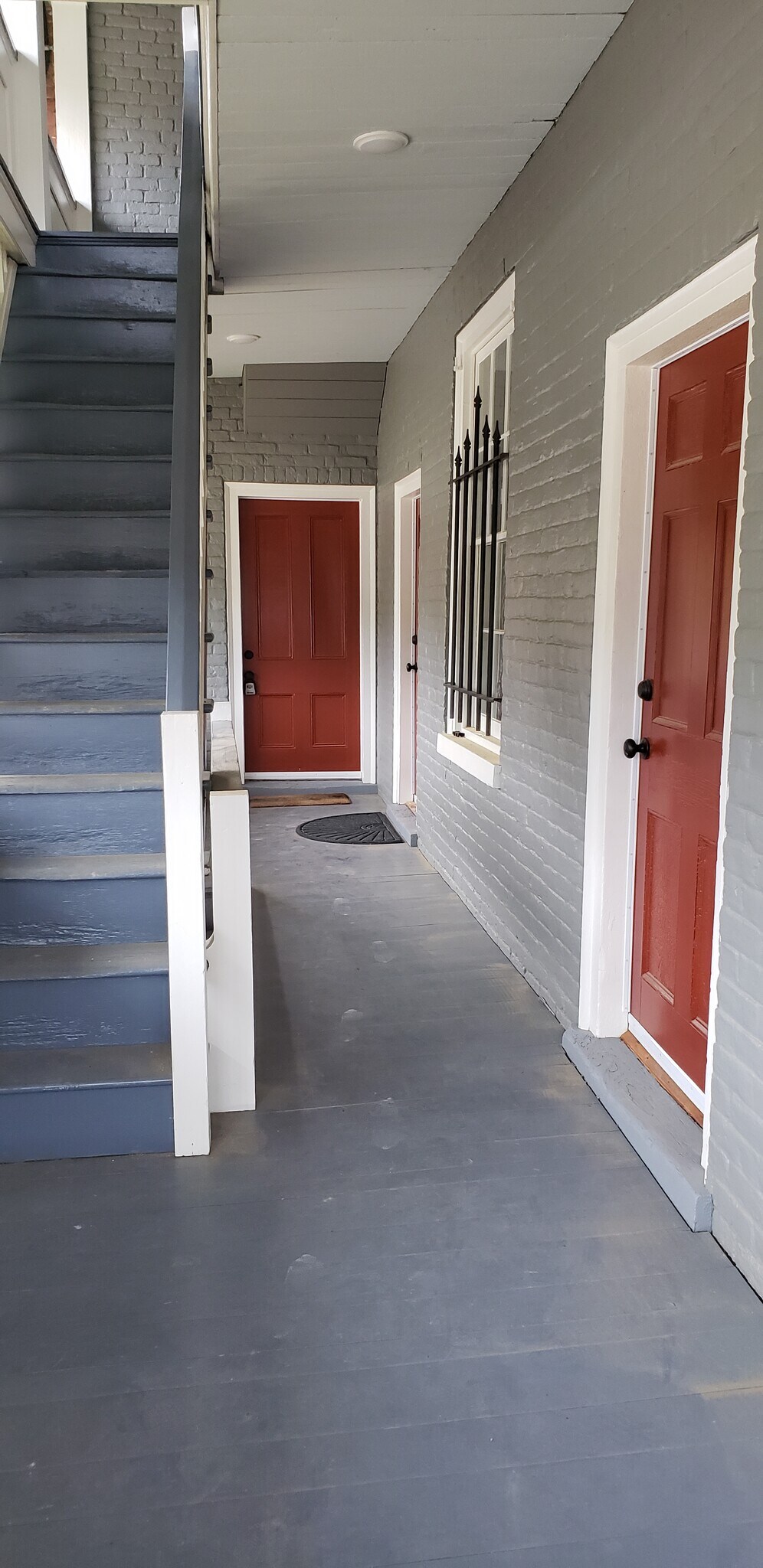 veranda - 308 E Leigh St