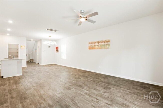 Building Photo - 142 Bottlebrush Dr