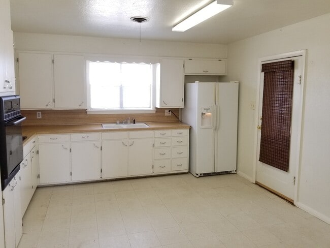 Building Photo - HOME IN NORTHWEST CLOVIS