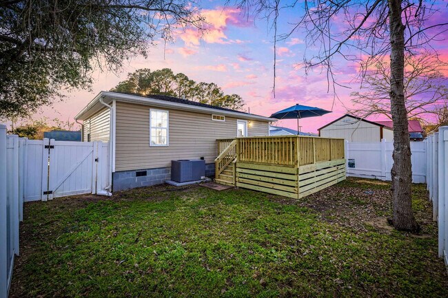 Building Photo - 430 Yaupon Ave