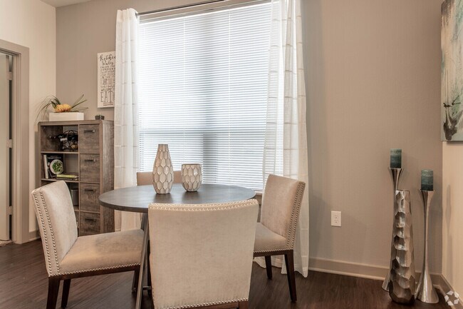 Building Photo - More Space, More Savings – Up to 4 Weeks F...